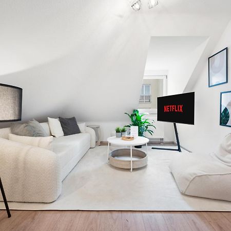Malu Rooms - Im Stadtzentrum, Smarttv, Netflix, 24H Checkin ลุดวิกสบูร์ก ภายนอก รูปภาพ