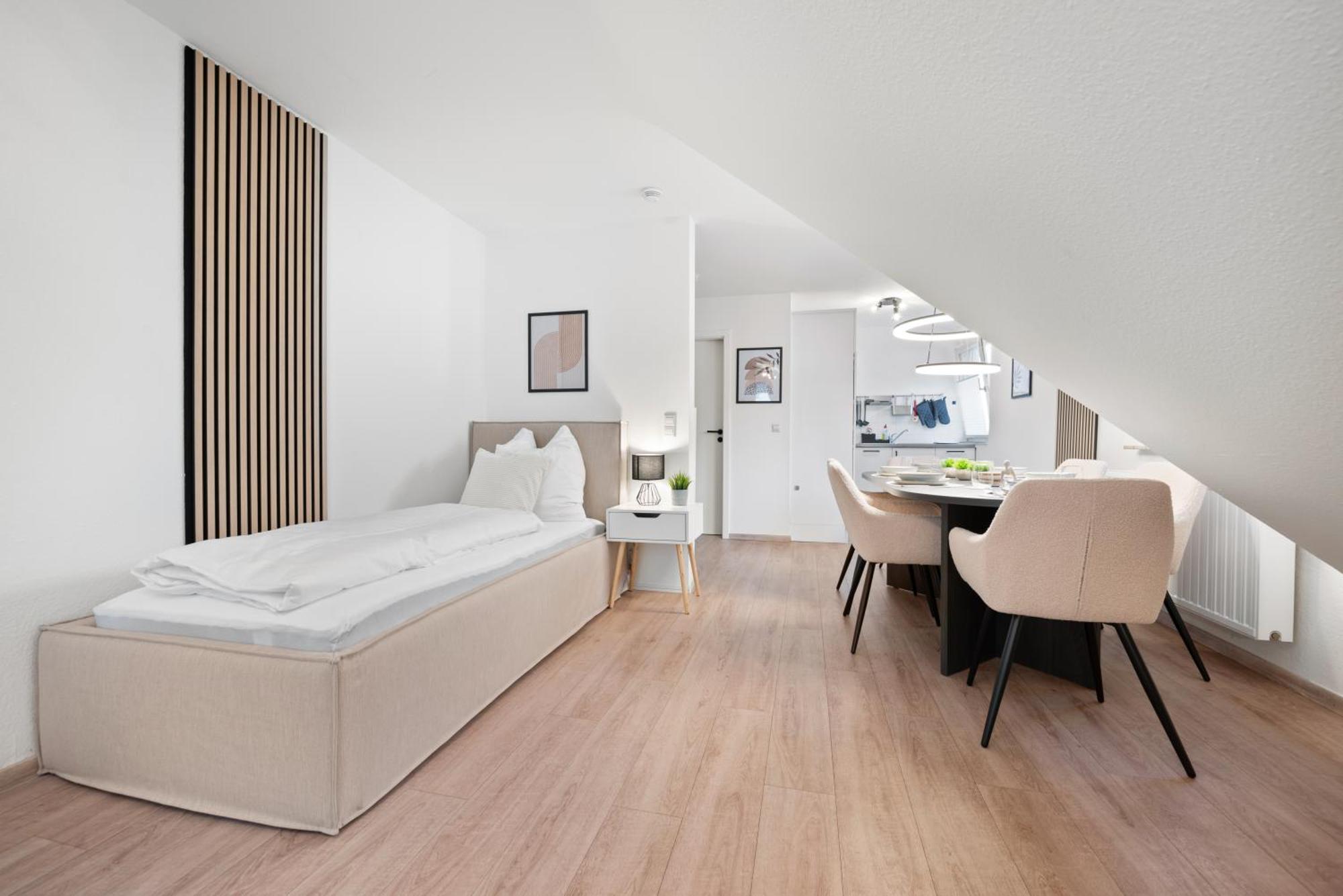 Malu Rooms - Im Stadtzentrum, Smarttv, Netflix, 24H Checkin ลุดวิกสบูร์ก ภายนอก รูปภาพ