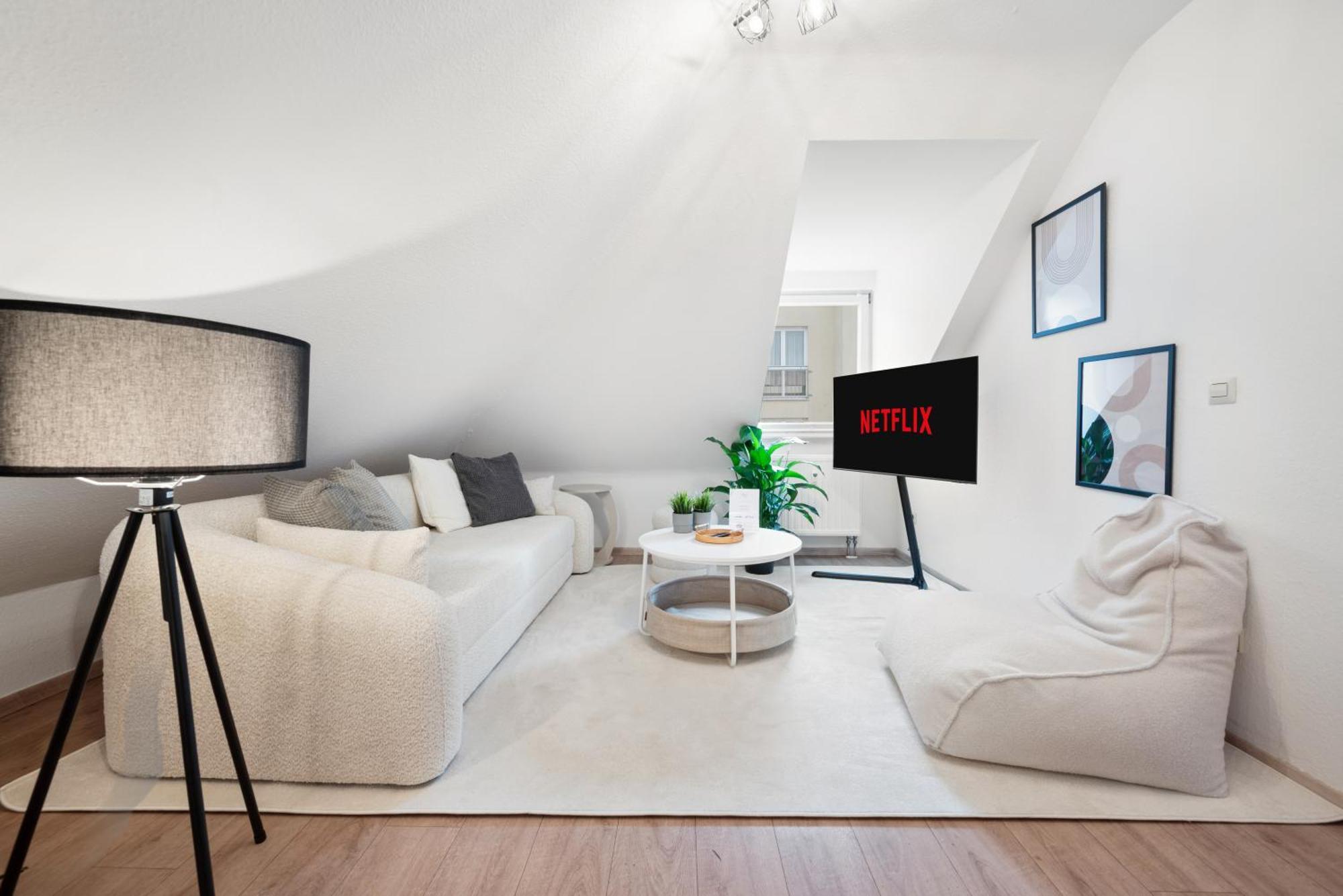 Malu Rooms - Im Stadtzentrum, Smarttv, Netflix, 24H Checkin ลุดวิกสบูร์ก ภายนอก รูปภาพ